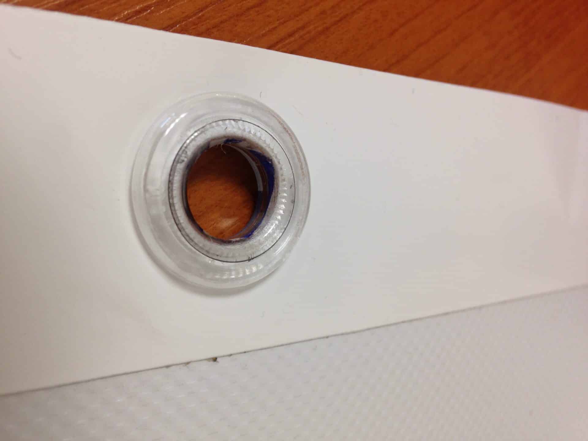 Oeillets transparents